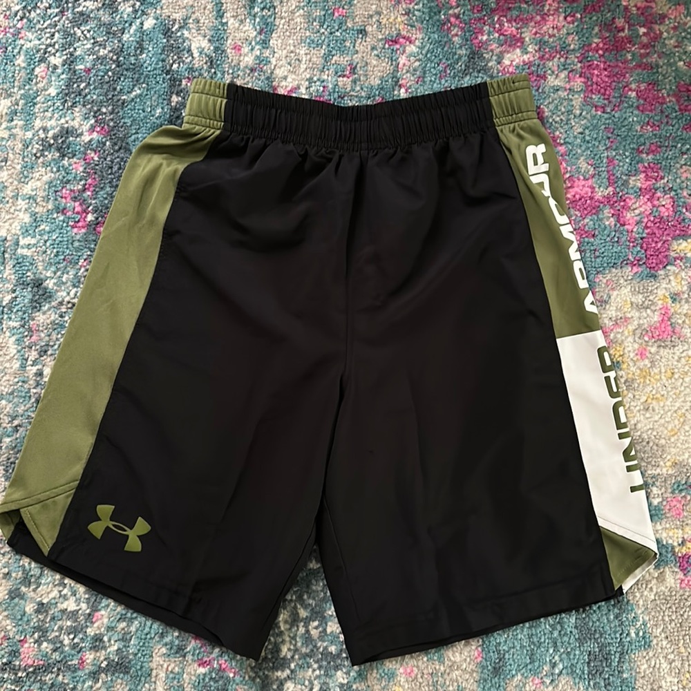 Youth Under Armour shorts. Size XL